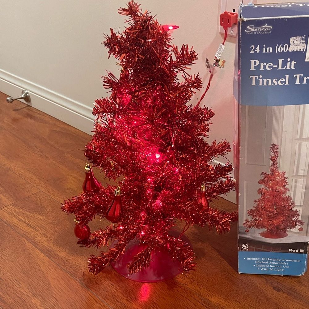 Pre-Lit Tinsel Tree - Picture 5 of 5